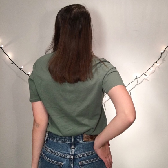 Levi’s Women’s Spunky Graphic Tee Shirt Super Soft - Picture 3 of 4